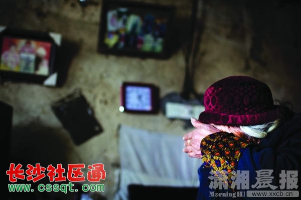 huangj1412819.JPG